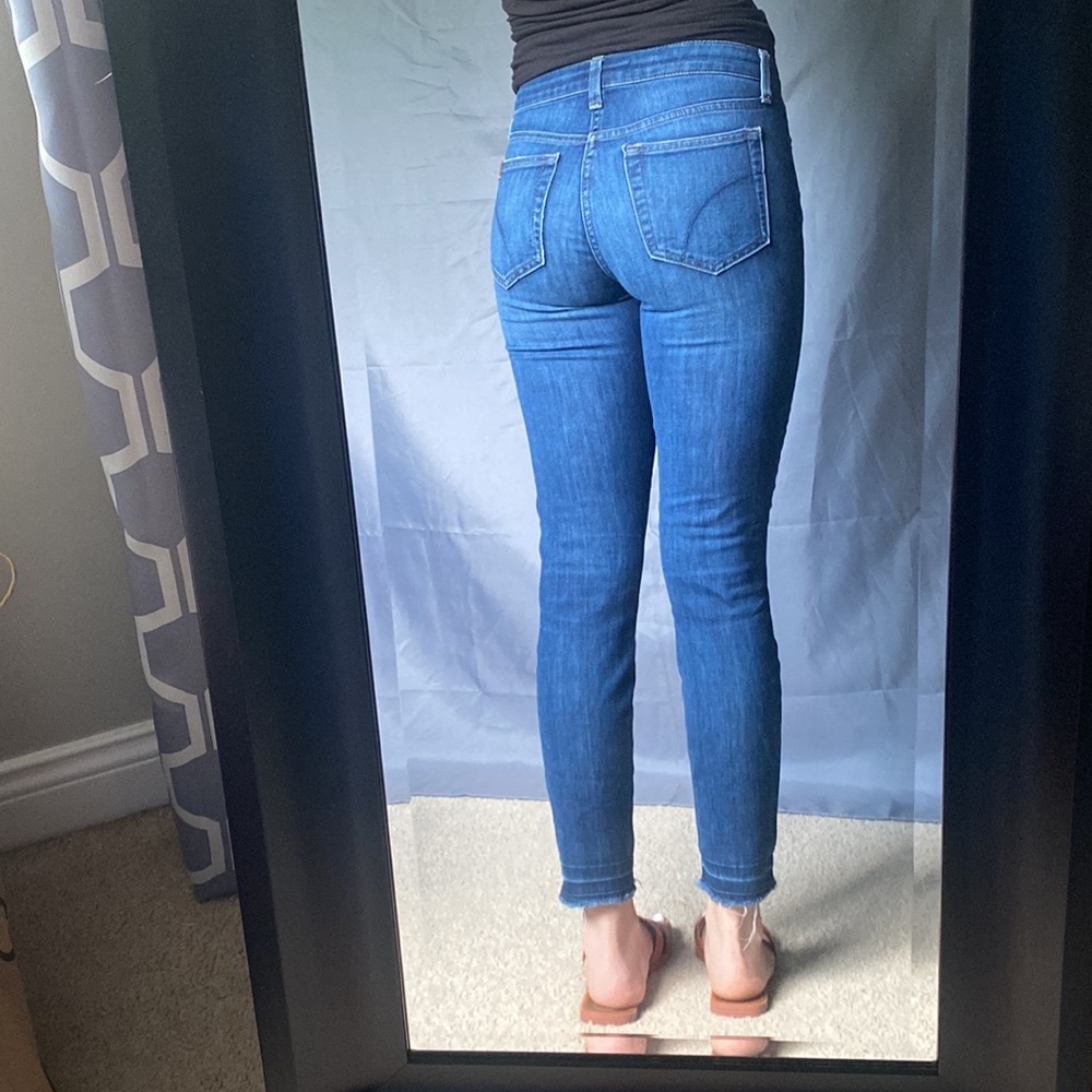 Joes Jeans Size 25 Blue Denim Wash Jeans Frayed Ankles Raw Hem - Picture 4 of 10